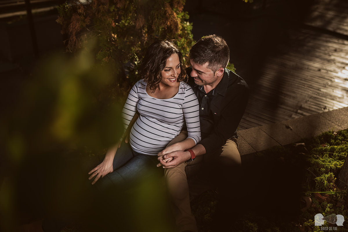 Fotografia de l'embaras a Lleida, Barcelona, Tarragona i Girona. Fotograf de familia i de nens. Sessió d'embaràs. Sesión de embarazo, embarazada