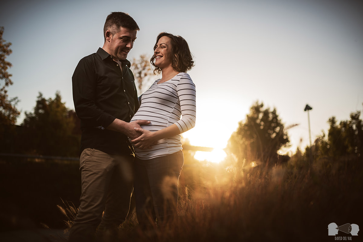 Fotografia de l'embaras a Lleida, Barcelona, Tarragona i Girona. Fotograf de familia i de nens. Sessió d'embaràs. Sesión de embarazo, embarazada